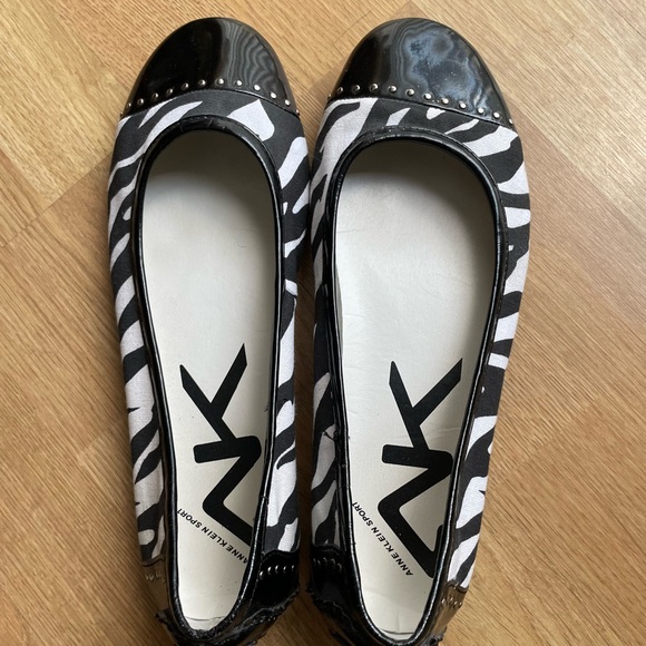 Anne Klein Sport zebra print flats - Picture 3 of 5